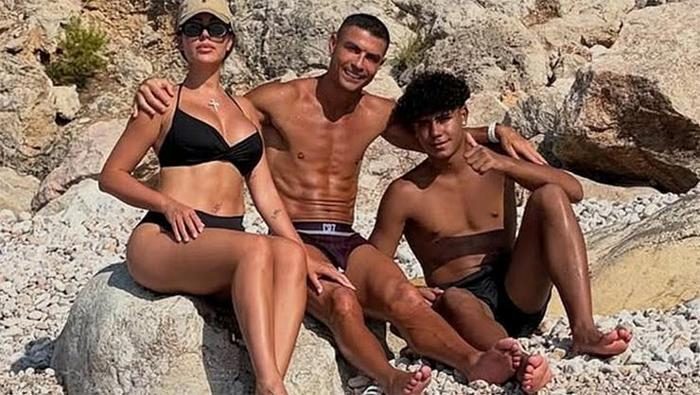 Büyük aşk nihayete eriyor! Ronaldo ve sevgilisi Georgina evleniyor 4 buyuk ask nihayete eriyor ronaldo ve sevgilisi georgina evleniyor 2 1TTu1CiO