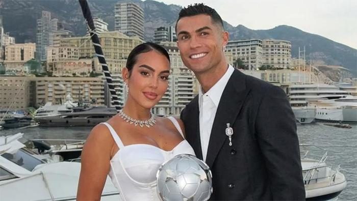 Büyük aşk nihayete eriyor! Ronaldo ve sevgilisi Georgina evleniyor 6 buyuk ask nihayete eriyor ronaldo ve sevgilisi georgina evleniyor 4 1OPNCeUD