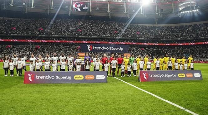 CANLI | Beşiktaş, Üstün Lig'e 3 puanla başladı! Galibiyeti Cerny getirdi... (Maç özeti | Beşiktaş 1-0 Eyüpspor) 7 canli besiktas ustun lige 3 puanla basladi galibiyeti cerny getirdi mac ozeti nptjGOZc