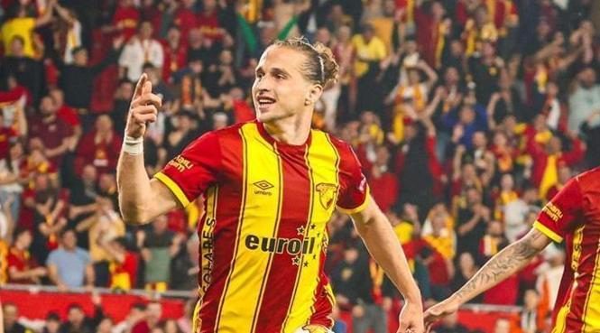 CANLI | Ve Darwin Nunez Trabzonspor'a geliyor! Uçuş planlaması yapılıyor... 6 canli ve darwin nunez trabzonspora geliyor ucus planlamasi yapiliyor 4 bnkukWSL