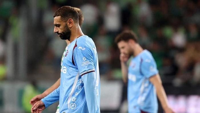 'Ciddi bir alarm!' Spor müellifleri Trabzonspor'un Avrupa Ligi'ne vedasını yorumladı 'Defolar ortaya çıkıyor' 10 ciddi bir alarm spor muellifleri trabzonsporun avrupa ligine vedasini yorumladi defolar ortaya cikiyor 8 aTaH9qyp