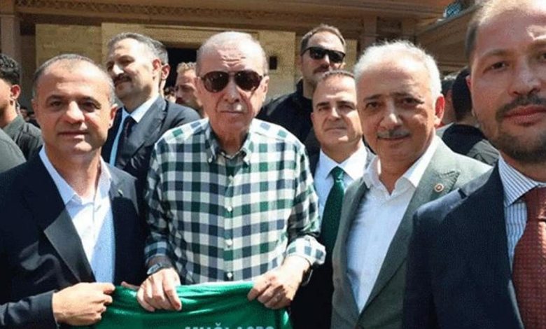 Cumhurbaşkanı Erdoğan'a Muğlaspor forması 1 cumhurbaskani erdogana muglaspor formasi u8BPanxt