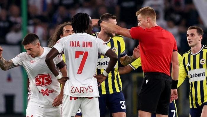 Deniz Çoban, Gornik Zabrze - Fenerbahçe maçının hakem kararlarını yorumladı: 'Kırmızı kartı atladı' | 'Kabul edilemez' 5 deniz coban gornik zabrze fenerbahce macinin hakem kararlarini yorumladi kirmizi karti atladi vrnzfXFw