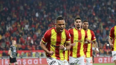 dennis ve juan beklemede ZMGSpscP