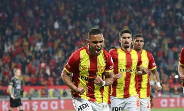 dennis ve juan beklemede ZMGSpscP