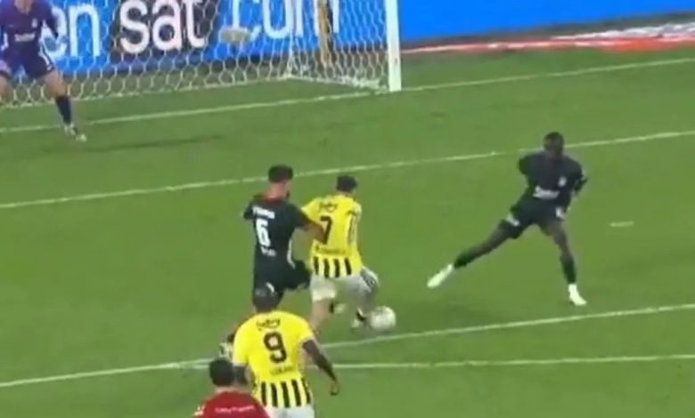 derbide penalti itirazi iste kerem akturkoglunun yerde kaldigi konum 4YHTlODW