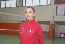 elif naz karanin gozu tepede IhtIQiap