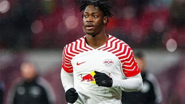 elinde bavulla hazir ol da galatasarayi bekliyor stoperde mutabakat saglandi el chadaille bitshiabu 5