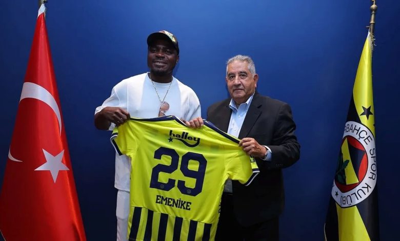Emmanuel Emenike, Fenerbahçe'yi ziyaret etti! 1 emmanuel emenike fenerbahceyi ziyaret etti VeRHIyLk