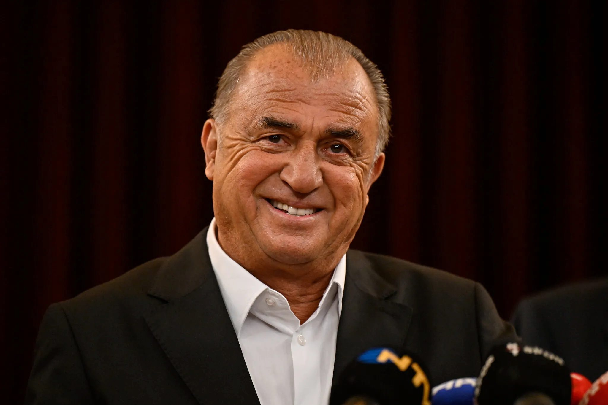 Fatih Terim'den Vincenzo Montella övgüsü! "Kendi fikirleri olan bir teknik adam" 2 fatih terimden vincenzo montella ovgusu kendi fikirleri olan bir teknik adam 0 lTOkWC9z