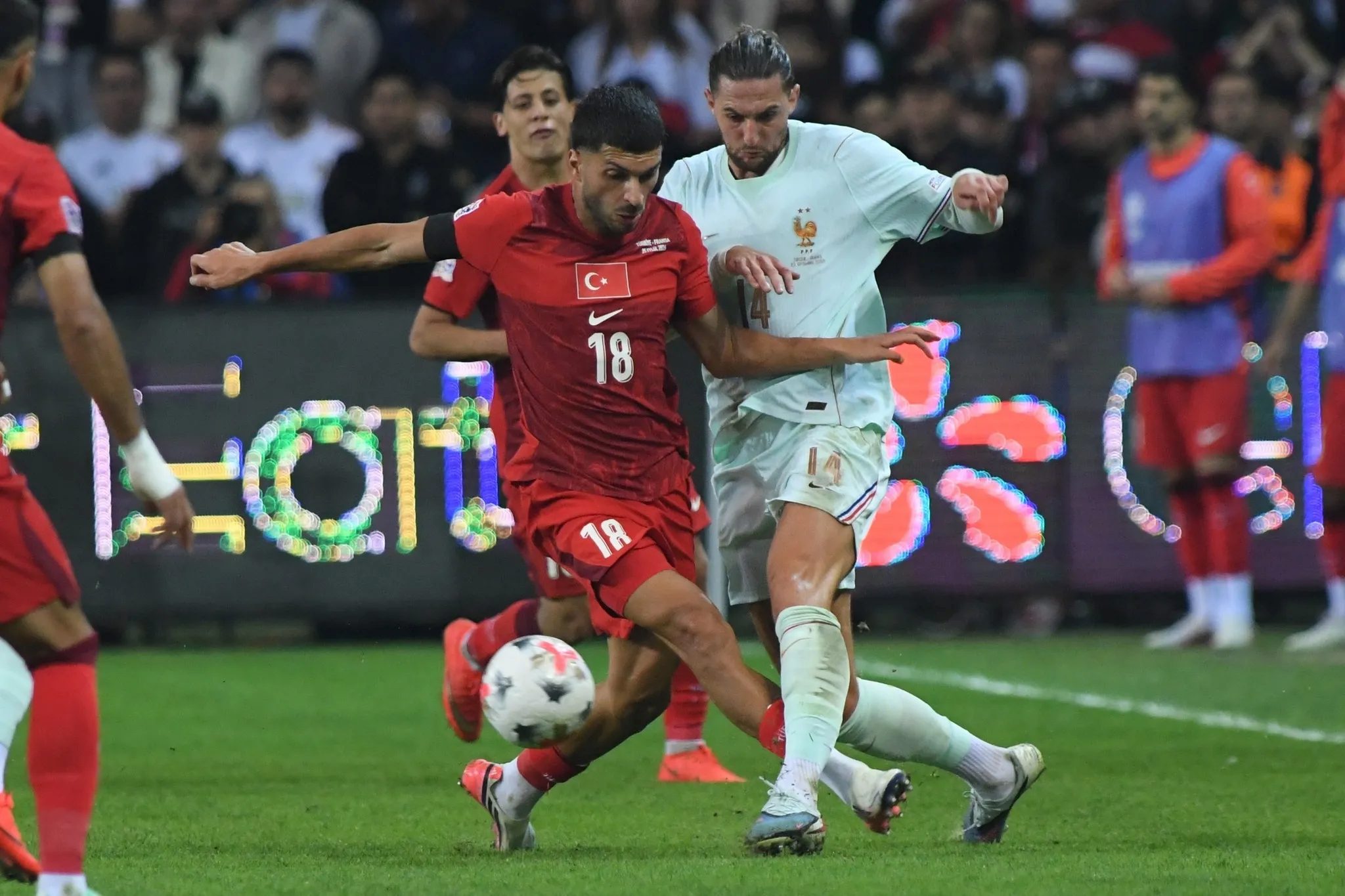Fatih Terim'den Vincenzo Montella övgüsü! "Kendi fikirleri olan bir teknik adam" 14 fatih terimden vincenzo montella ovgusu kendi fikirleri olan bir teknik adam 12 UThZNRuy