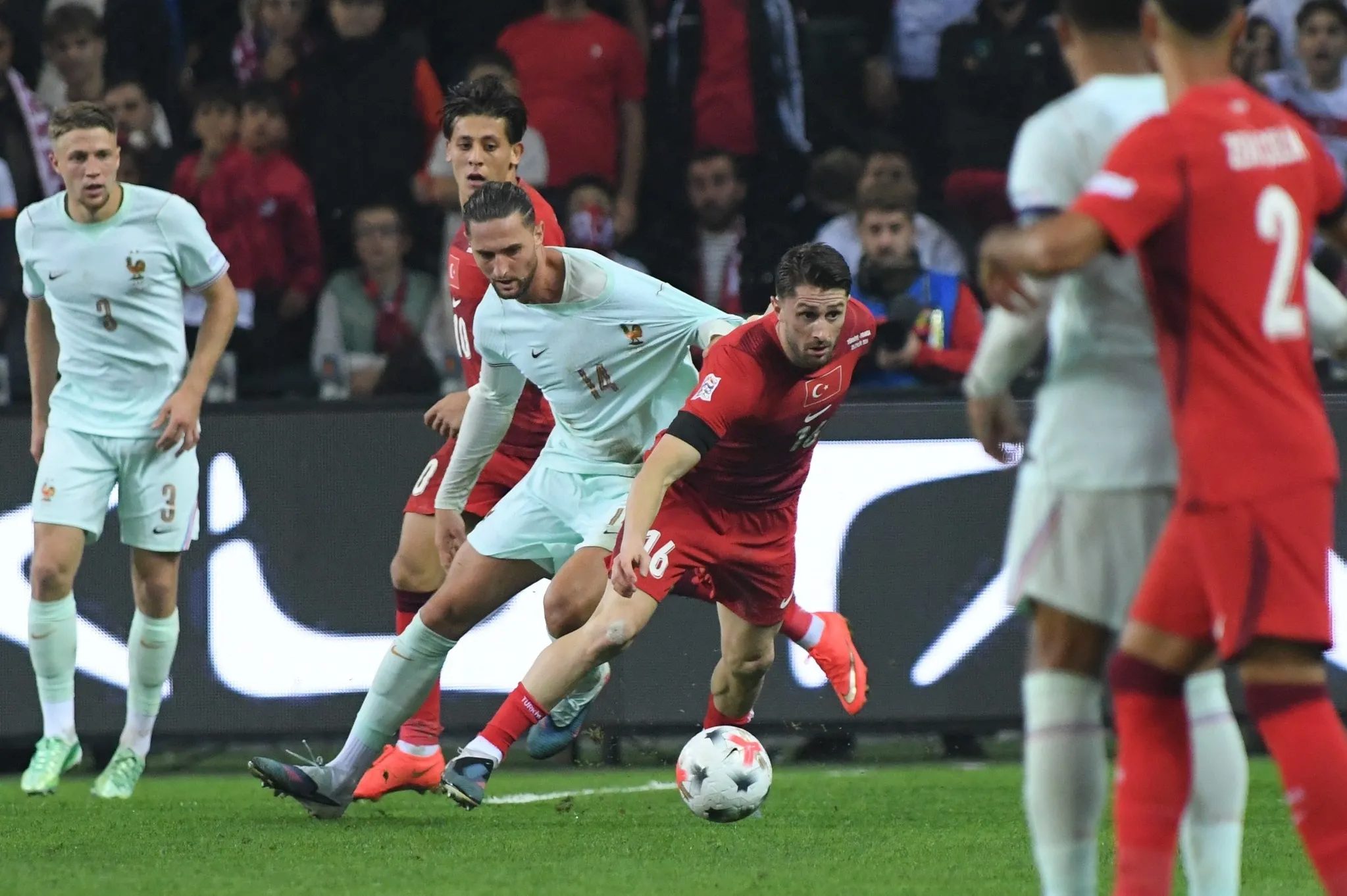 Fatih Terim'den Vincenzo Montella övgüsü! "Kendi fikirleri olan bir teknik adam" 7 fatih terimden vincenzo montella ovgusu kendi fikirleri olan bir teknik adam 5 74cK3E16