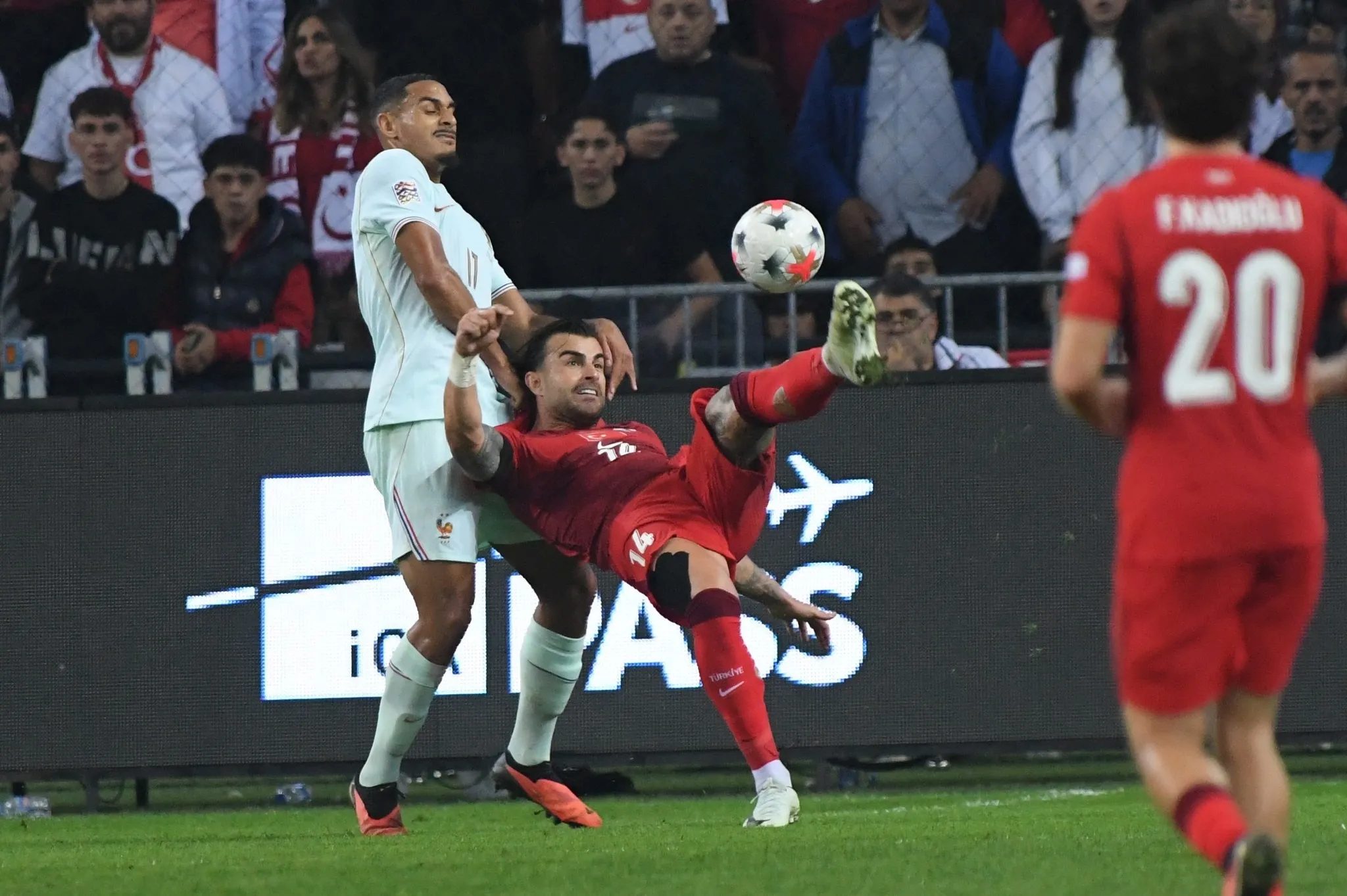 Fatih Terim'den Vincenzo Montella övgüsü! "Kendi fikirleri olan bir teknik adam" 11 fatih terimden vincenzo montella ovgusu kendi fikirleri olan bir teknik adam 9
