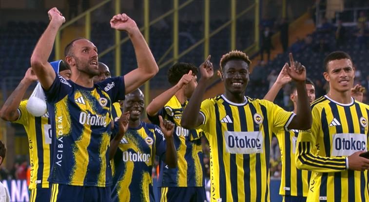 Fenerbahçe 8-0'lık galibiyeti böyle kutladı 1 fenerbahce 8 0lik galibiyeti boyle kutladi 1PQEijW3