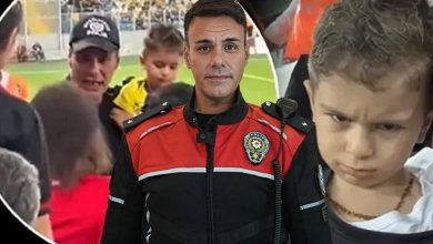 Fenerbahçe formalı çocuğu inançlı bölgeye götüren Komiser Yardımcısı Yurduseven, yaşananları anlattı: 'O küçük bedenindeki titreme sahiden üzücüydü' 5 fenerbahce formali cocugu inancli bolgeye goturen komiser yardimcisi yurduseven yasananlari anlatti o kucuk bedenindeki OrRaMEel