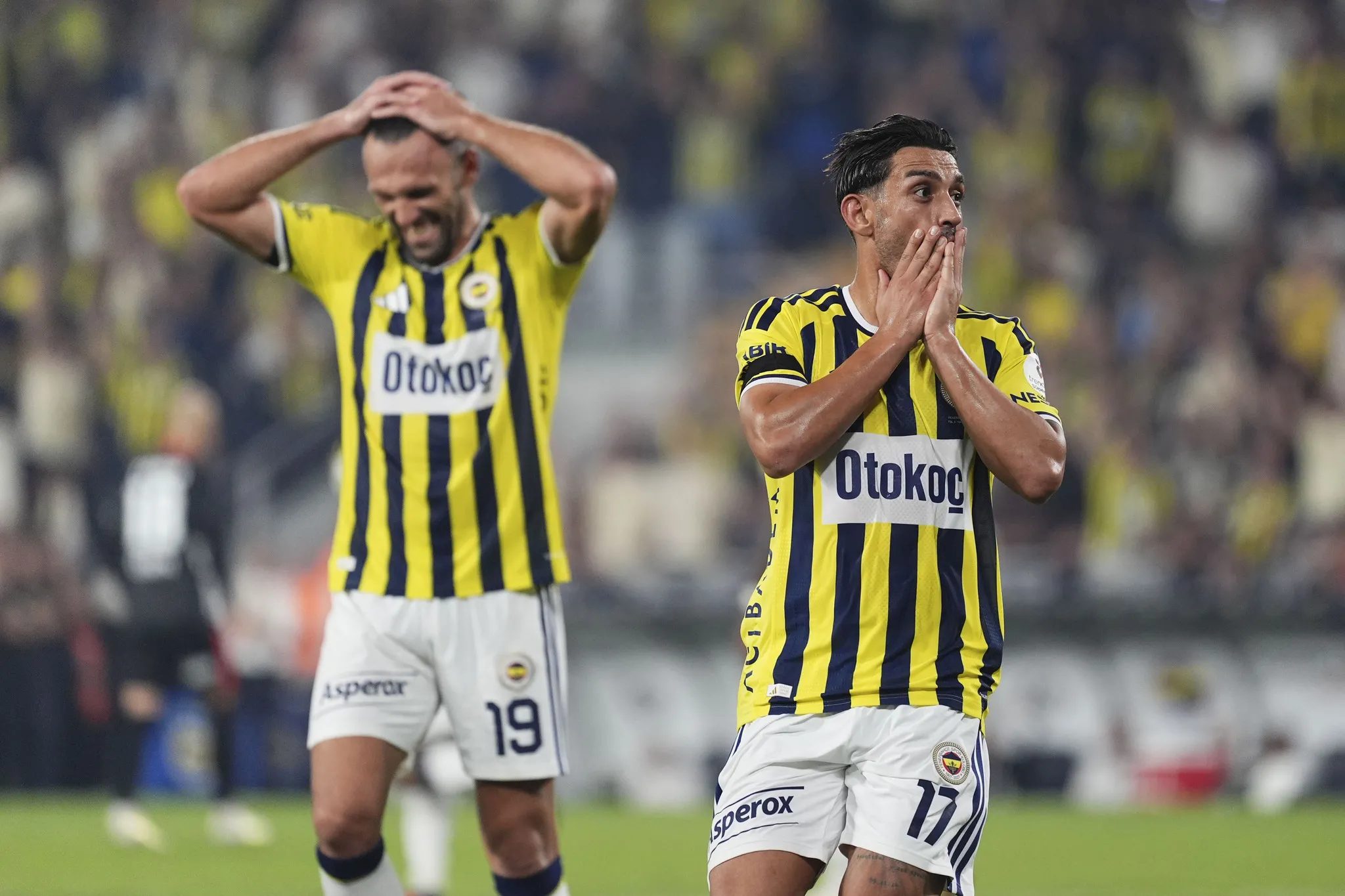 FENERBAHÇE HABERİ: İsmail Kartal'dan dev neşter! Roma maçında takım değişiyor 3 fenerbahce haberi ismail kartaldan dev nester roma macinda takim degisiyor 1 lgPtQpwY