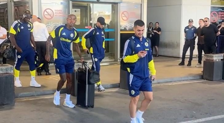 Fenerbahçe kafilesi yurda döndü 1 fenerbahce kafilesi yurda dondu khNm16Hu