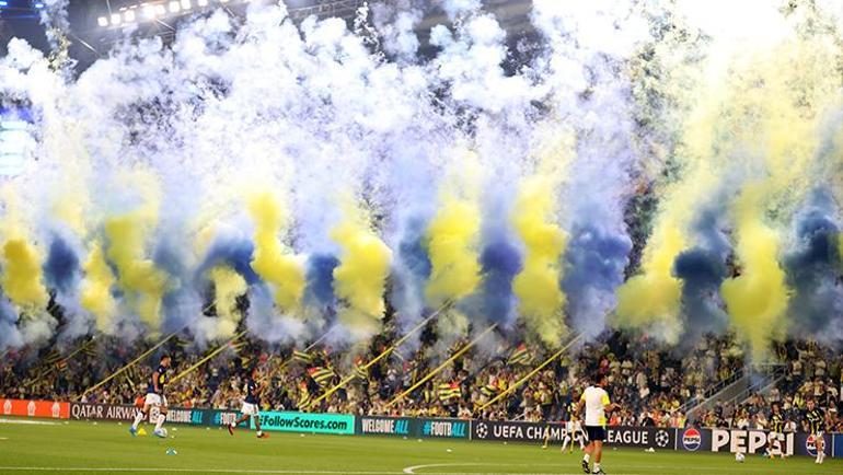 Fenerbahçe-Lyon maçı öncesi muazzam atmosfer! Kadıköy alev aldı 3 fenerbahce lyon maci oncesi muazzam atmosfer kadikoy alev aldi 1 KVAaQOw6