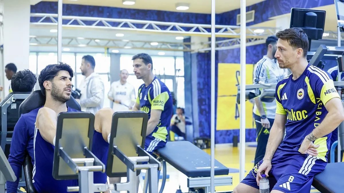 Fenerbahçe salonda çalıştı! 22 fenerbahce salonda calisti FDJs1Bwk