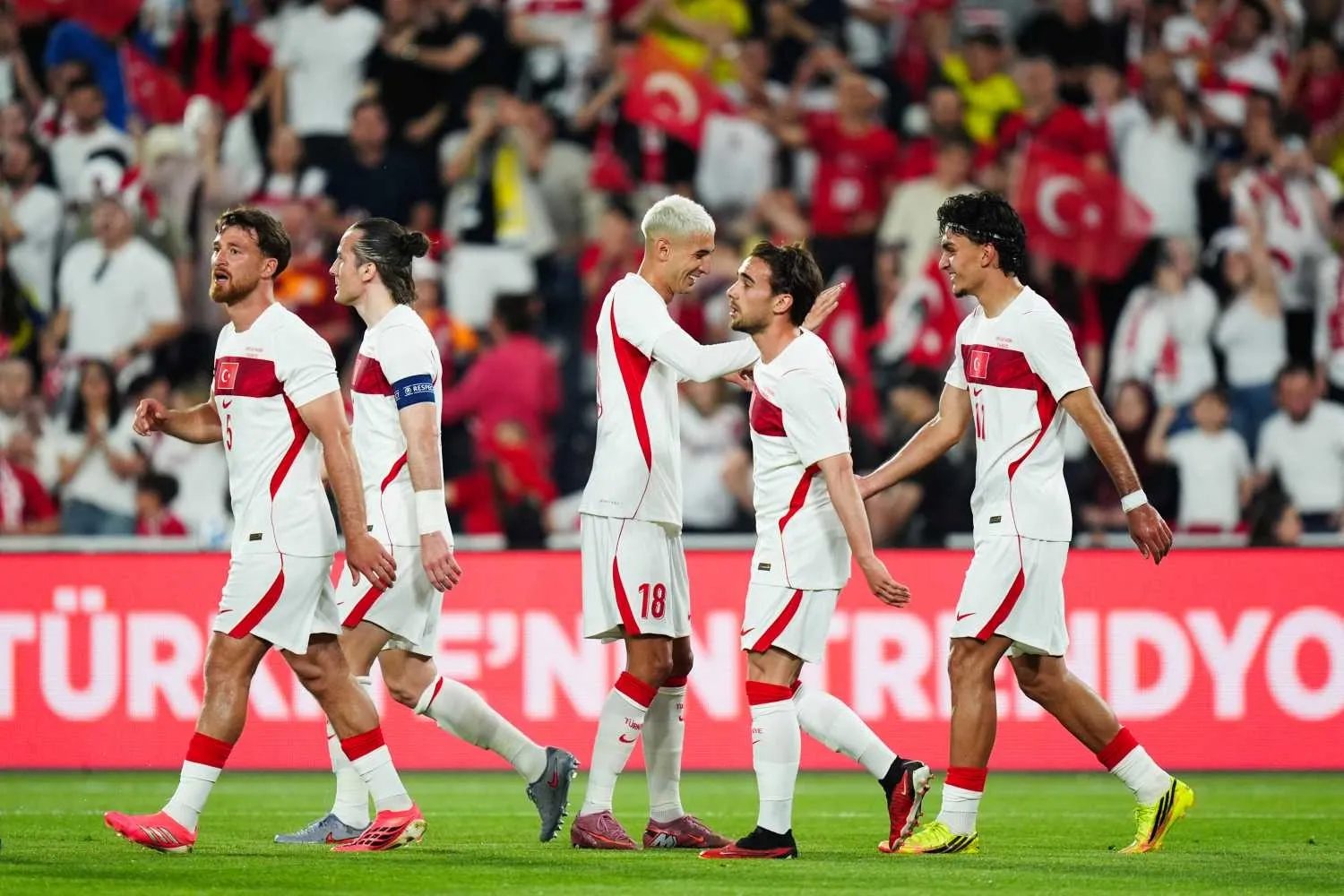 Fenerbahçe transferin son gününde bombayı patlatıyor! Ve geri sayım başladı 10 fenerbahce transferin son gununde bombayi patlatiyor ve geri sayim basladi 8