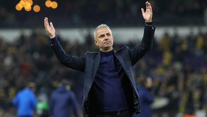 Fenerbahçe'de 3 ayrılık birden! Aziz Yıldırım araya girdi satış engellendi 6 fenerbahcede 3 ayrilik birden aziz yildirim araya girdi satis engellendi 4 S8S62a9M