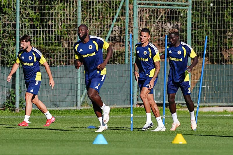 fenerbahcede devler liginde romayi agirliyor iste ismail kartalin mumkun 11i 2 PZ8rsigW