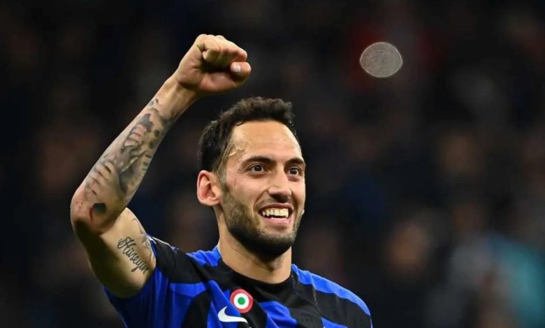 Fenerbahçe'de Hakan Çalhanoğlu zirvesi! Lider Aziz Yıldırım ulusal futbolcuyla görüştü ve... 1 fenerbahcede hakan calhanoglu zirvesi lider aziz yildirim ulusal futbolcuyla gorustu ve bwFfJsW8