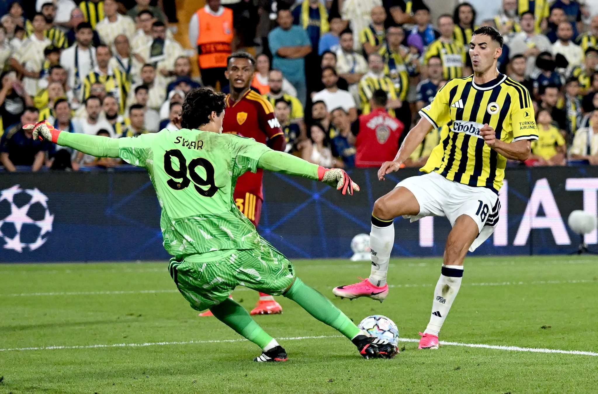Fenerbahçe'de iç transfer harekatı! O yıldızla masaya oturulacak 16 fenerbahcede ic transfer harekati o yildizla masaya oturulacak 14 vwwtlC9p