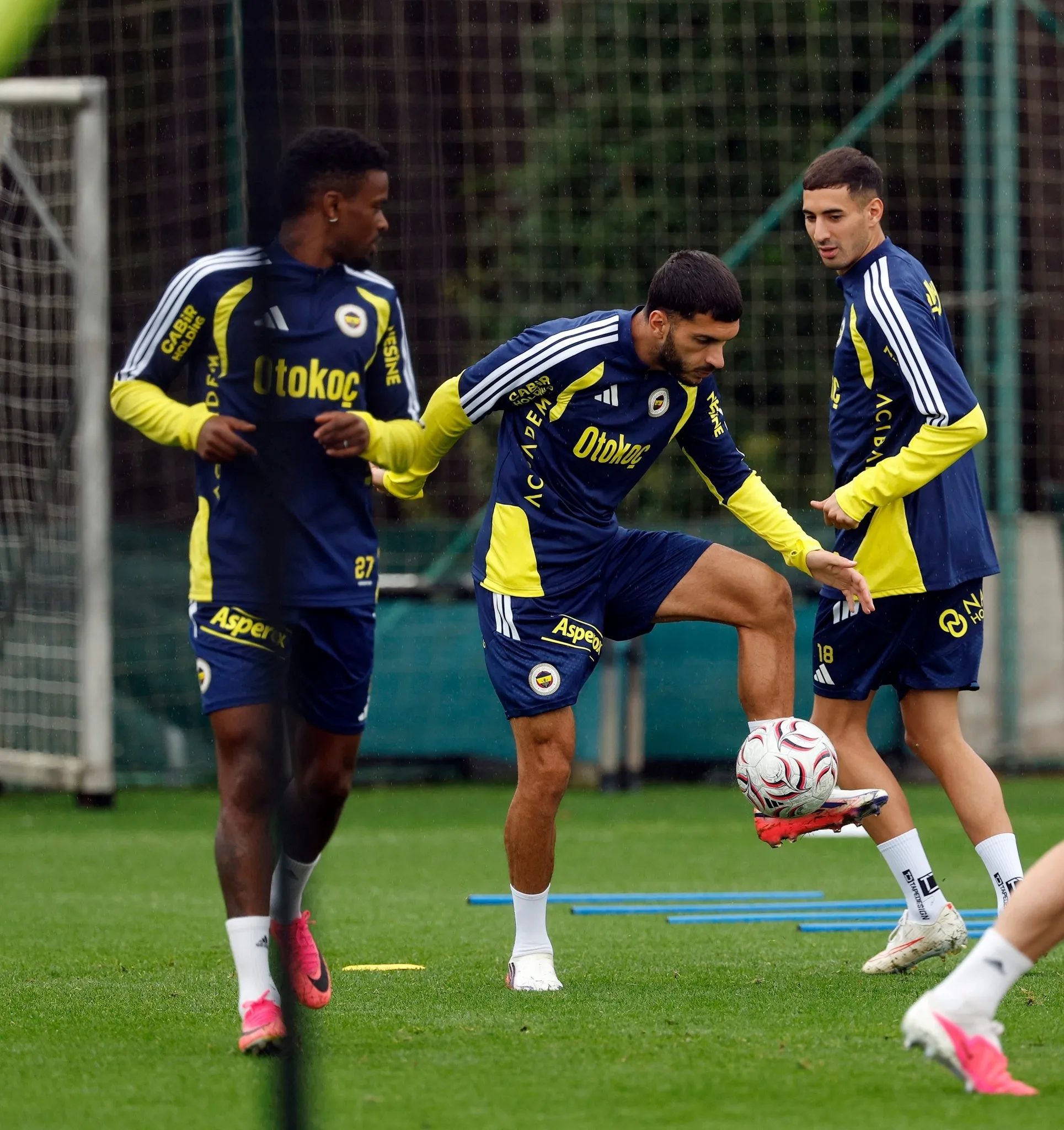 Fenerbahçe'de iç transfer harekatı! O yıldızla masaya oturulacak 8 fenerbahcede ic transfer harekati o yildizla masaya oturulacak 6 CEkEESgB