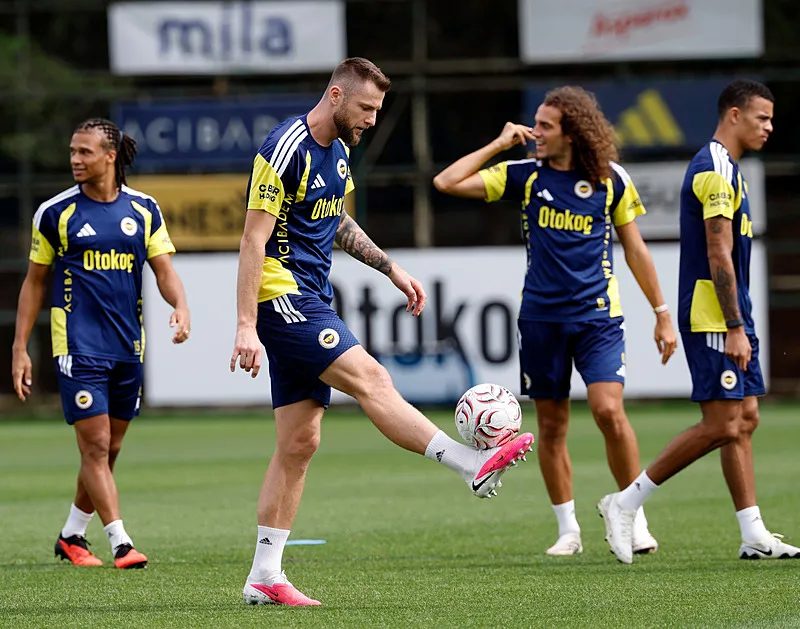 fenerbahcede imza cok yakin deneyimli ismin sozlesmesi uzatiliyor 4 I7sViLvM