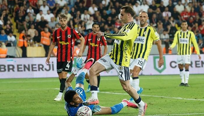 Fenerbahçe'de İsmail Kartal için çanlar çalıyor! Lyon maçı çok kritik 5 fenerbahcede ismail kartal icin canlar caliyor lyon maci cok kritik 3 tdwGj13B