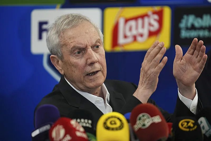 fenerbahcede ismail kartaldan surpriz hamle futbolcularla bir araya geldi 3