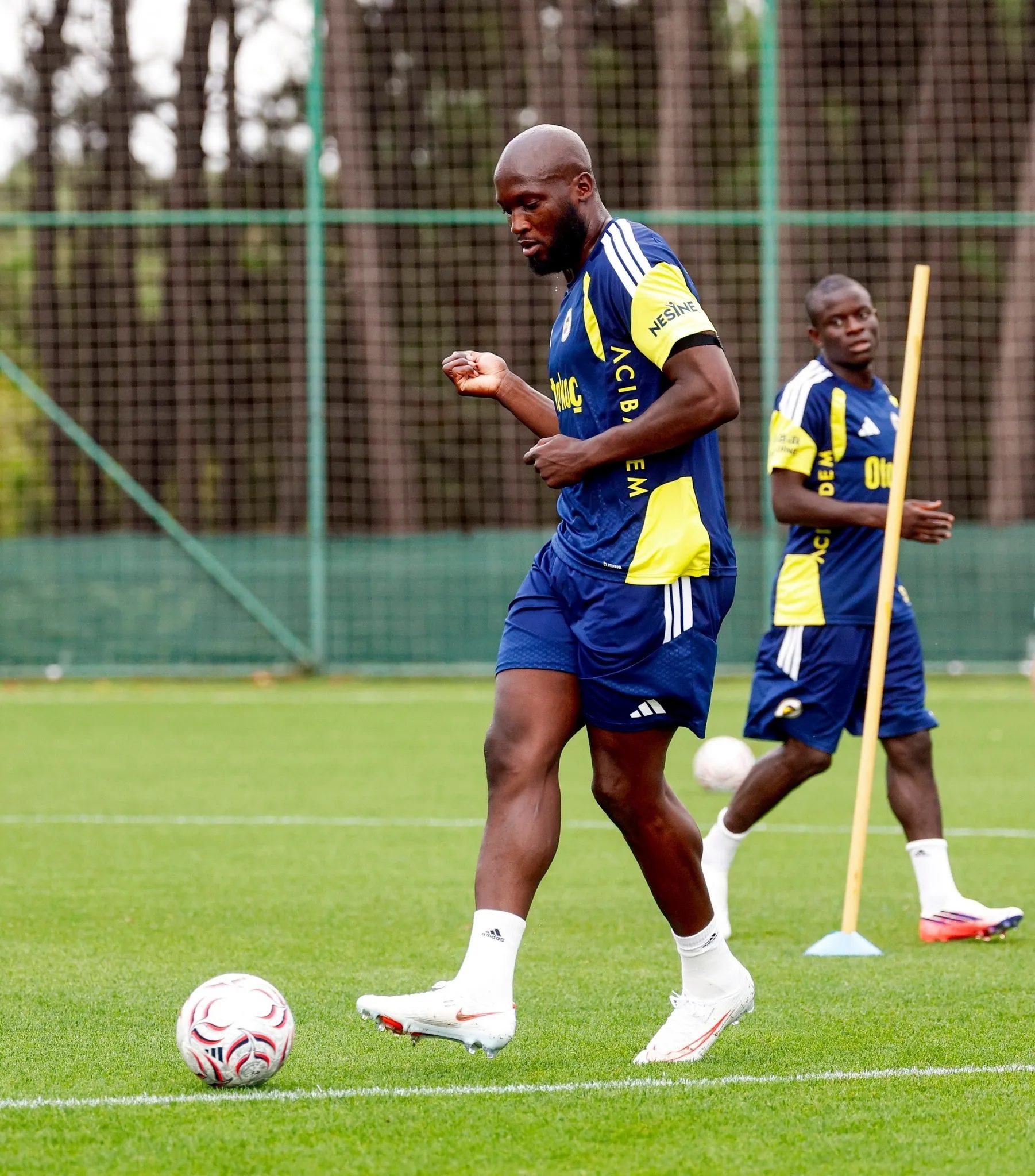 Fenerbahçe’de Lyon maçı öncesi sert ihtar: Uğraş etmeyen gider! 9 fenerbahcede lyon maci oncesi sert ihtar ugras etmeyen gider 7 lZbrgt6I