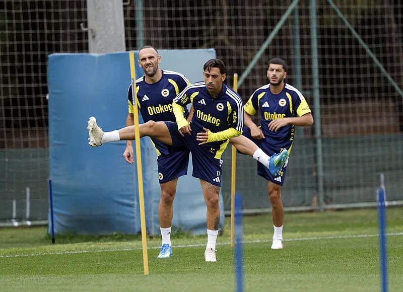 fenerbahcede mert muldur soku alanlardan ne kadar uzak kalacak 0 GPq6zQtl