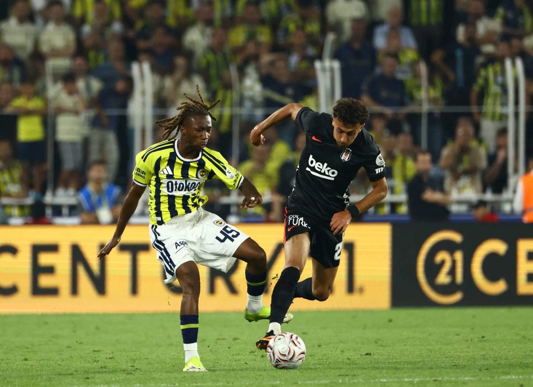 Fenerbahçe'de taktik değişiyor! İşte İsmail Kartal'ın yeni planı 12 fenerbahcede taktik degisiyor iste ismail kartalin yeni plani 10 cjG1A564
