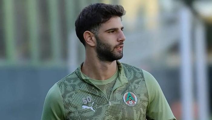 fenerbahceden aykiri kose transfer herkes golcu beklerken savunmaya destek 2 rGNT5KUX