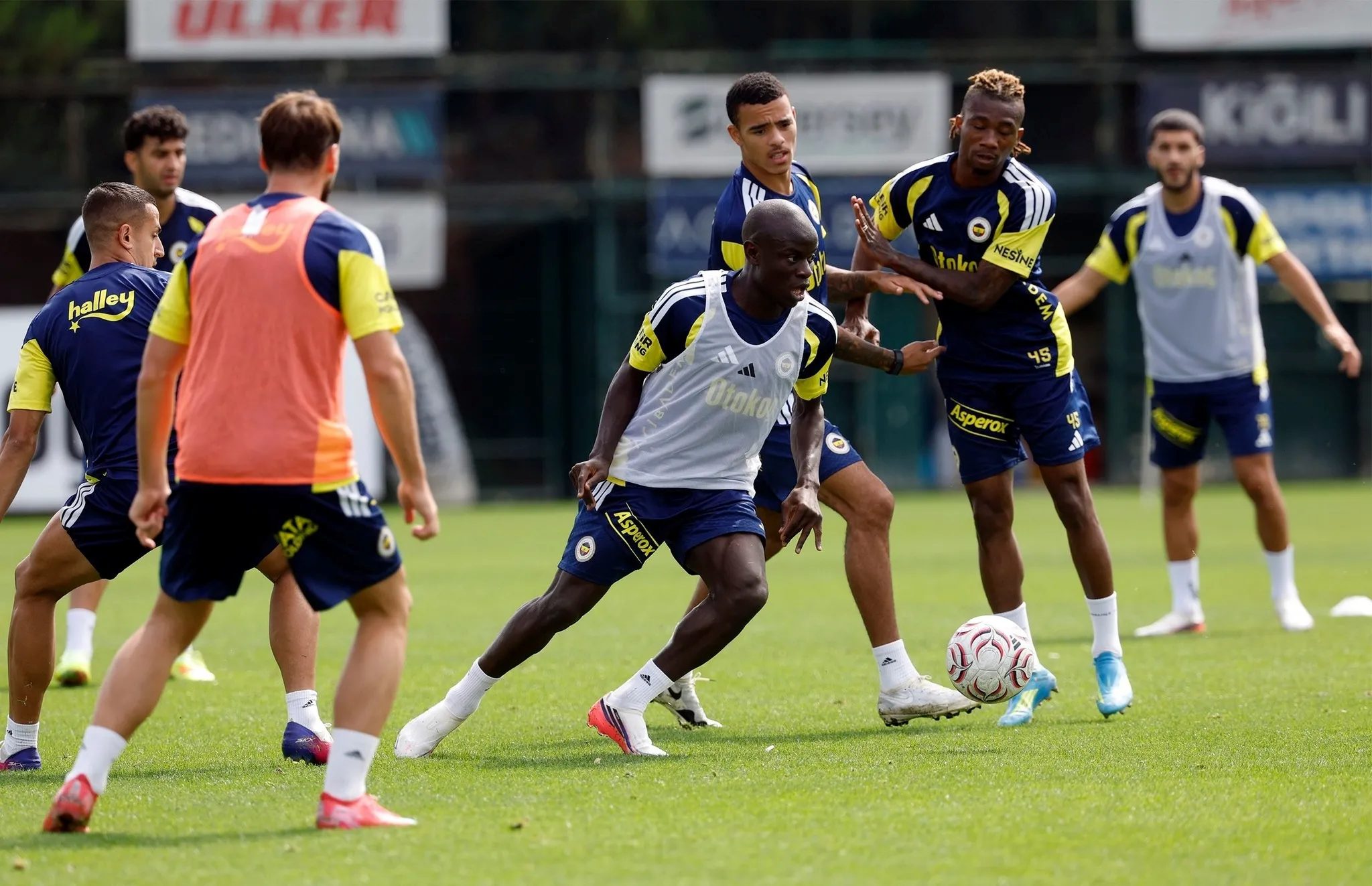 fenerbahceden ayrilmak istiyor buyuk umitlerle gelmisti 0 rsgj3M5p