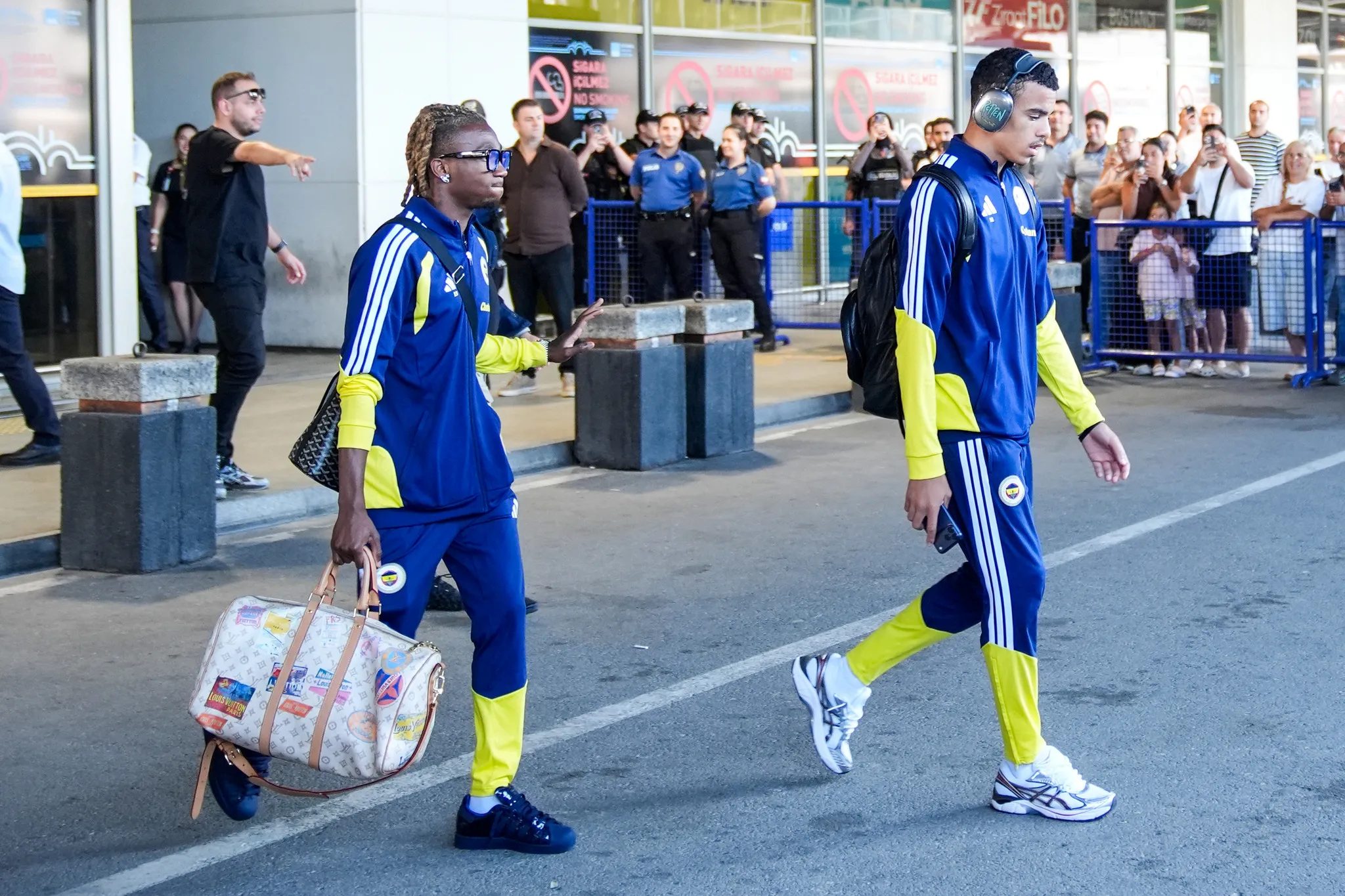 fenerbahceden ayrilmak istiyor buyuk umitlerle gelmisti 13