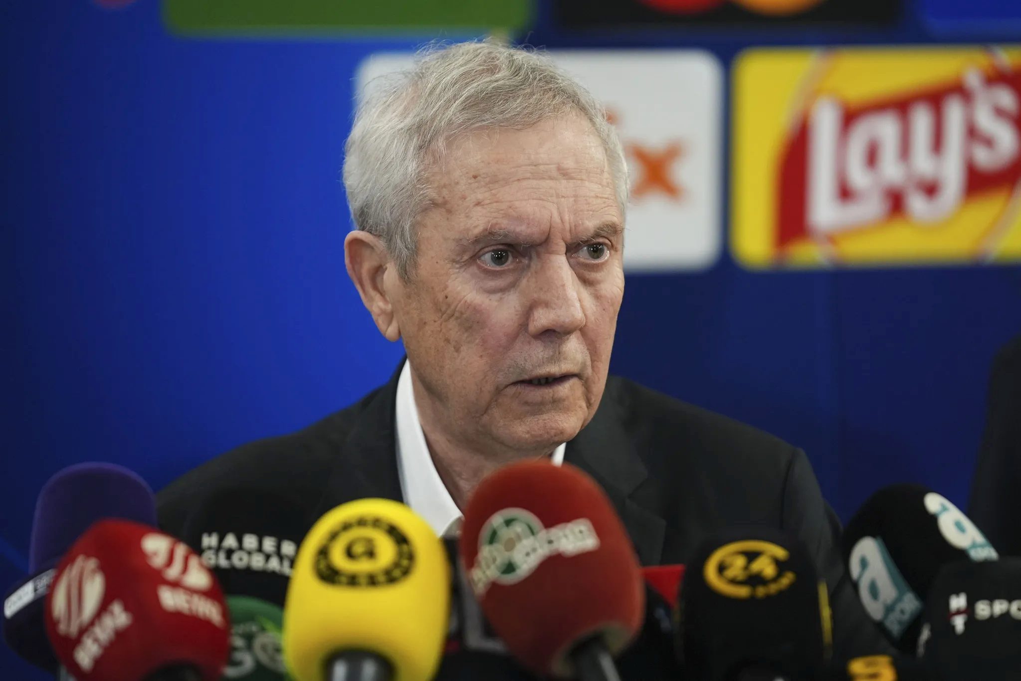 fenerbahceden ayrilmak istiyor buyuk umitlerle gelmisti 6 zvFZ4Ee5