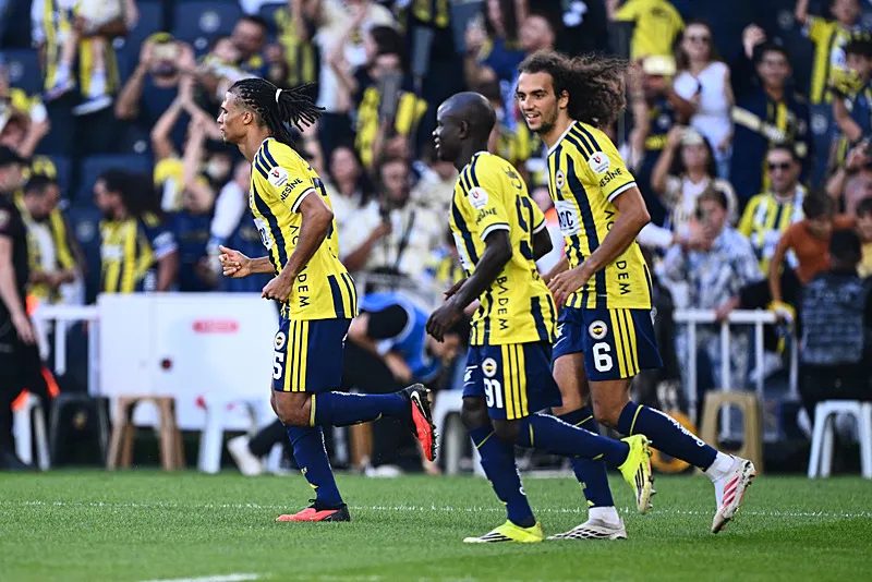 Fenerbahçe'den Süper Lig grubuna gidebilir! Teknik heyet ayrılığa müsaade verdi 15 fenerbahceden super lig grubuna gidebilir teknik heyet ayriliga musaade verdi 13 ImYFgPiY
