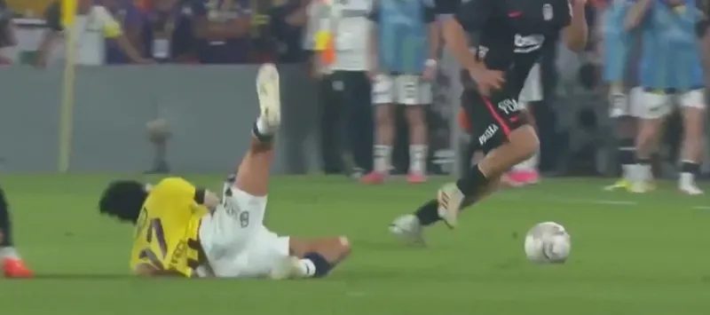 Fenerbahçeli yıldıza Beşiktaş derbisinde Kadıköy'de ıslık! 2 fenerbahceli yildiza besiktas derbisinde kadikoyde islik 0 vVJHKnA8