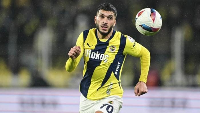 Fenerbahçe'nin ulusal yıldızı Oğuz Aydın'a sürpriz talip! Süper Lig takımı görüşmelere başladı 4 fenerbahcenin ulusal yildizi oguz aydina surpriz talip super lig takimi gorusmelere basladi 2 FEEtliOm