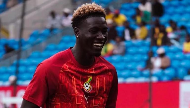 Fenerbahçe'nin yeni transferi İstanbul'a geliyor! 4 yıllık imza atacak... 2 fenerbahcenin yeni transferi istanbula geliyor 4 yillik imza atacak 0 RS3PDVne