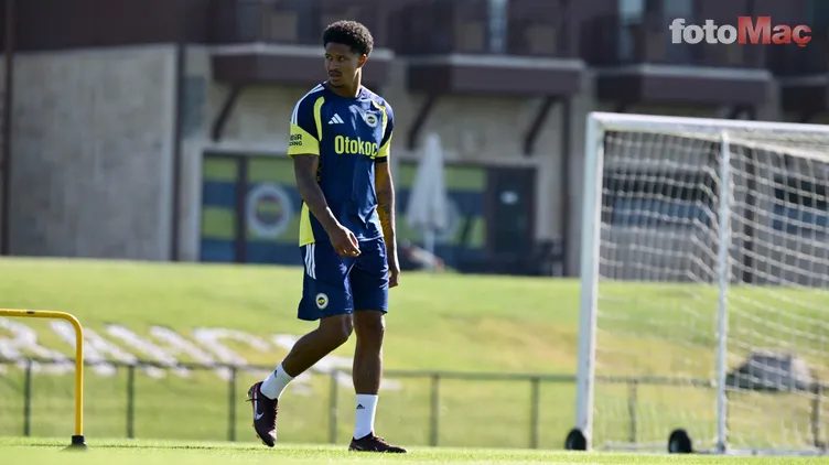 Fenerbahçe'nin yıldızını 3 kadro birden izlemeye geldi! 7 fenerbahcenin yildizini 3 kadro birden izlemeye geldi 5 SrO8LCT7