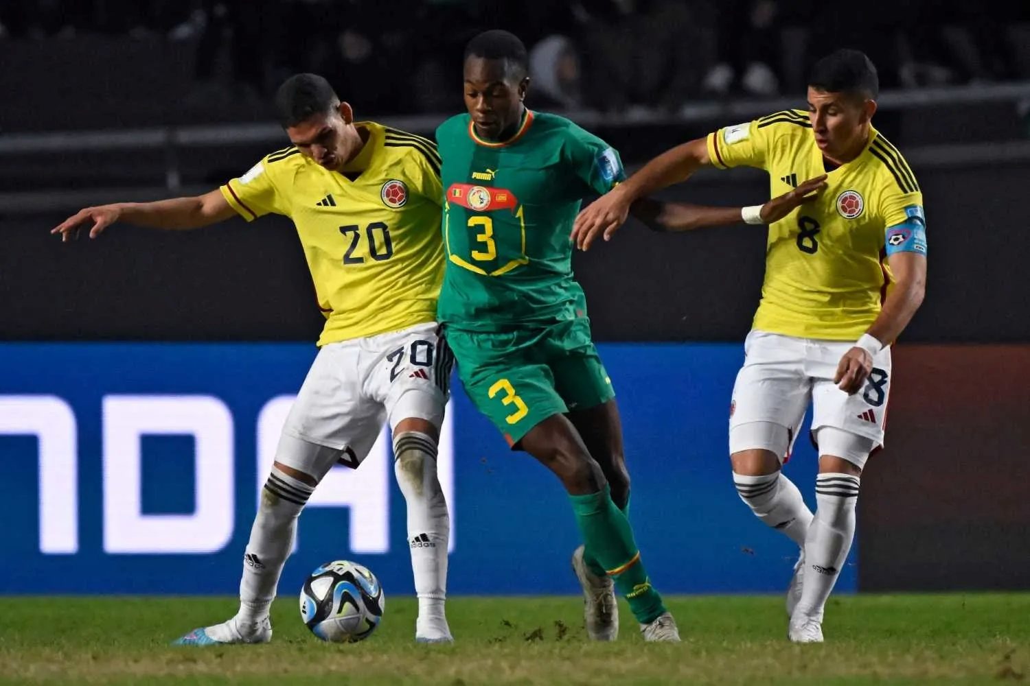 Fenerbahçe'ye U23 orta saha! Transferde rakip Benfica 12 fenerbahceye u23 orta saha transferde rakip benfica 10 uTcJ2Q9p