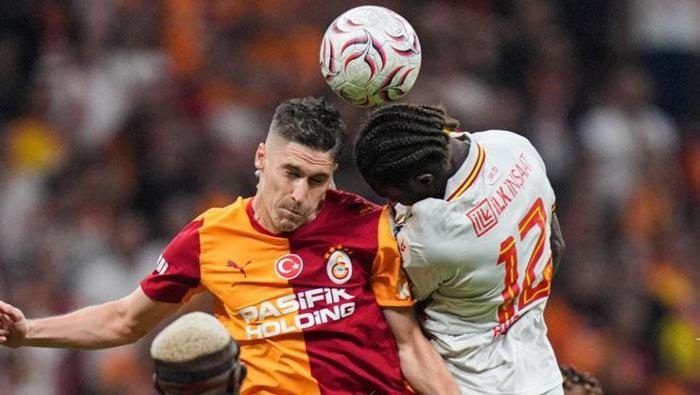 Galatasaray - Göztepe maçının akabinde Osimhen'e övgü dolu kelamlar: 'Nazar duası okunması lazım' | Yıldız futbolcuyu uyardı: '2. Seferovic olma!' 18 galatasaray goztepe macinin akabinde osimhene ovgu dolu kelamlar nazar duasi okunmasi lazim X2dMbDAF