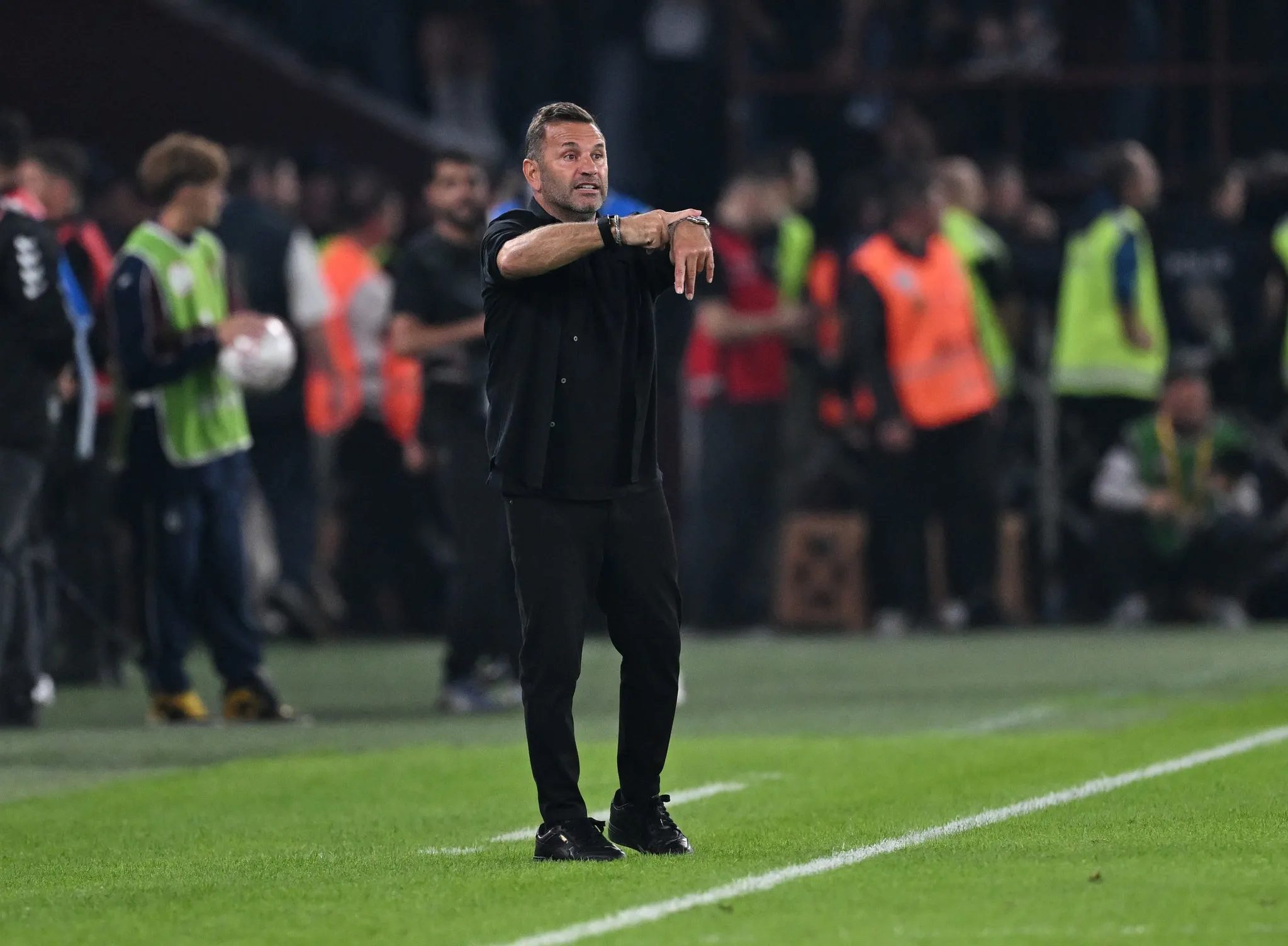 galatasaray idaresinden okan buruka sert tenkit hocamiz cok formsuz 0 CnFCSm95