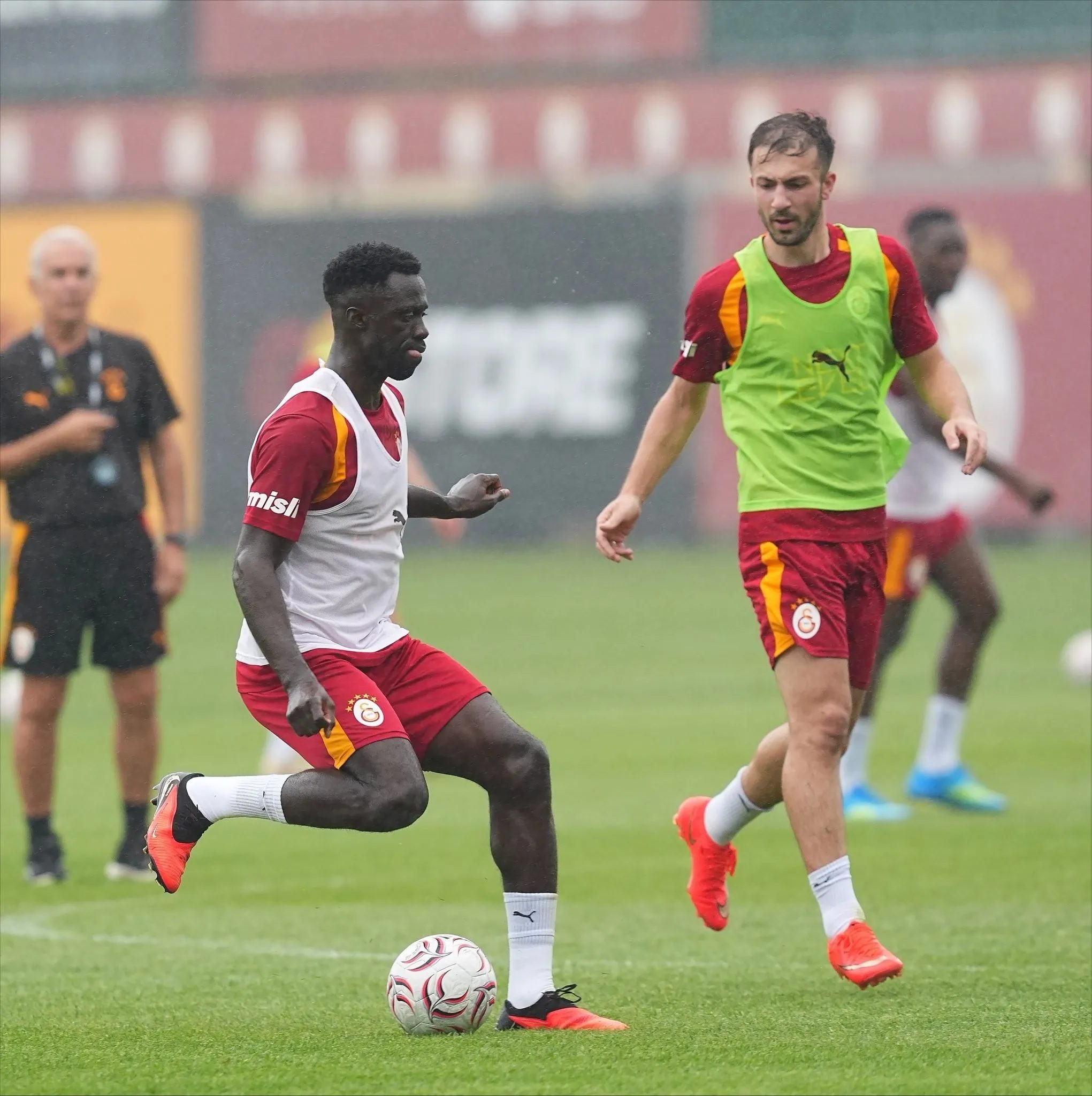 Galatasaray ile L. Moskova arasında Batrakov pazarlığı! 25 milyon euro... 8 galatasaray ile l moskova arasinda batrakov pazarligi 25 milyon euro 6 cQjX9R9e