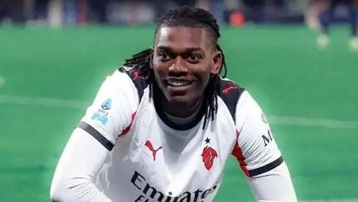 Galatasaray Leao'da keyifli sona çok yakın! Transfer bitmek üzere 5 galatasaray leaoda keyifli sona cok yakin transfer bitmek uzere 3 YP55yFDm