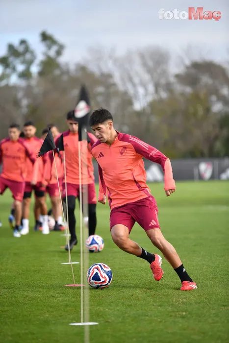 Galatasaray stoper bombasını patlatıyor! Resmi teklif aldı 10 galatasaray stoper bombasini patlatiyor resmi teklif aldi 8 4gvZRtMG